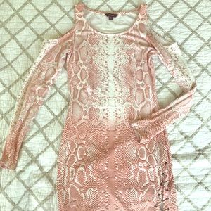 Guess cold shoulder dress